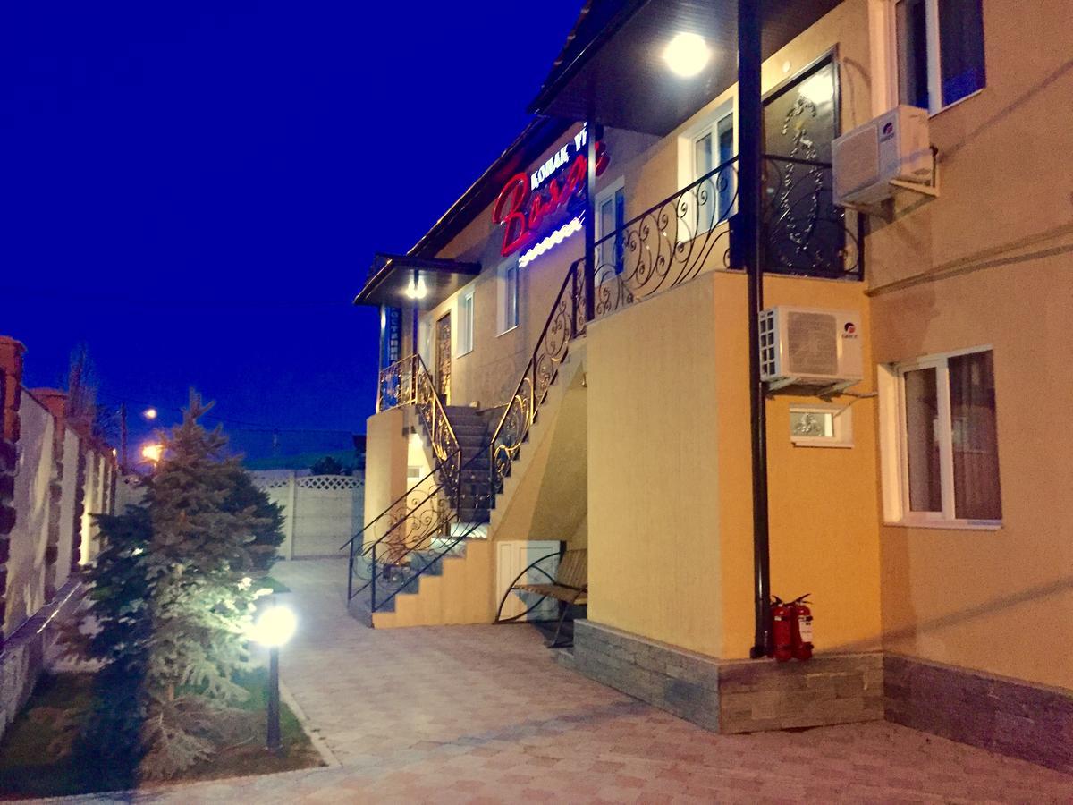 Voyazh Hotel Taraz Buitenkant foto